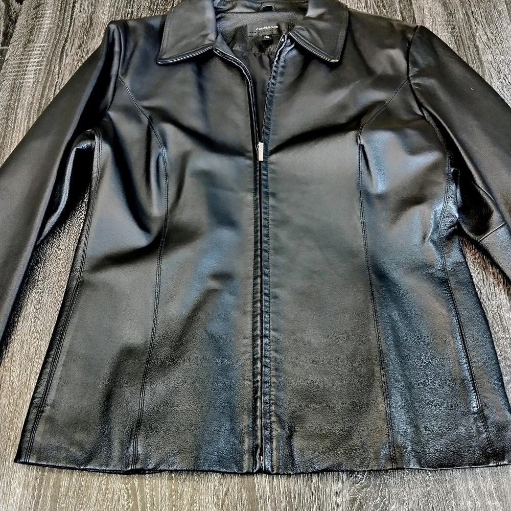 Colebrook classic women's black leather jacket Size L